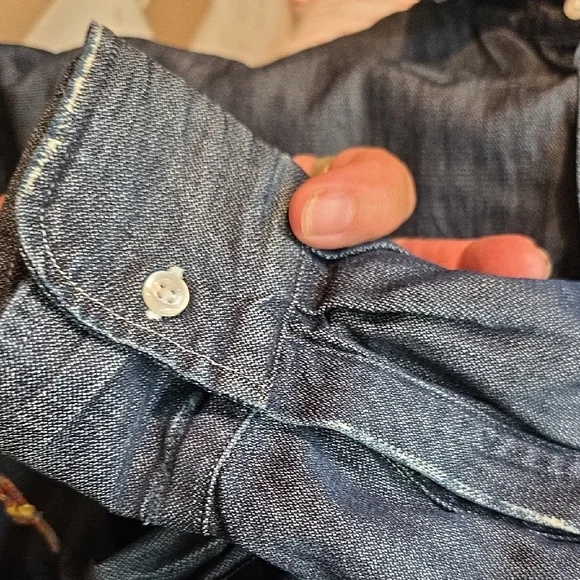 NEW FRANK & EILEEN MEN'S LUKE TATTERED DENIM BUTTON UP SHIRT IN DK BLUE RINSE XS - Picture 8 of 10